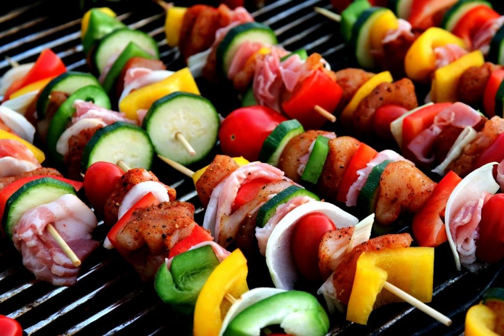 Schaschlik Gemüse Fleisch Spieße Grillen Grillrost
