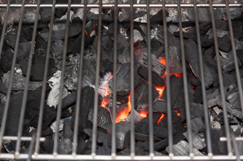Grillanzünder Kohleanzünder Glut Grillrost