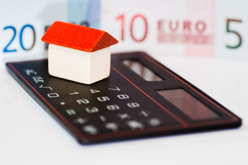 Eigenheim Haus Bauen Sparen Taschenrechner Euro Geld KfW