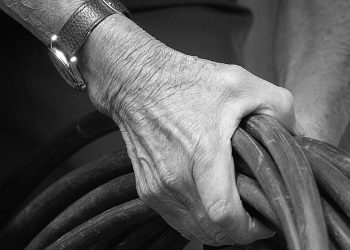 Abroller für Fußbodenheizung (Top 3) | Abrollgerät kaufen