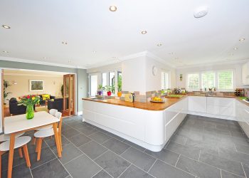 Fliesenkleber für Fußbodenheizung (Top 3) | Flexkleber